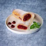 Pita sa višnjama i vanil kremom